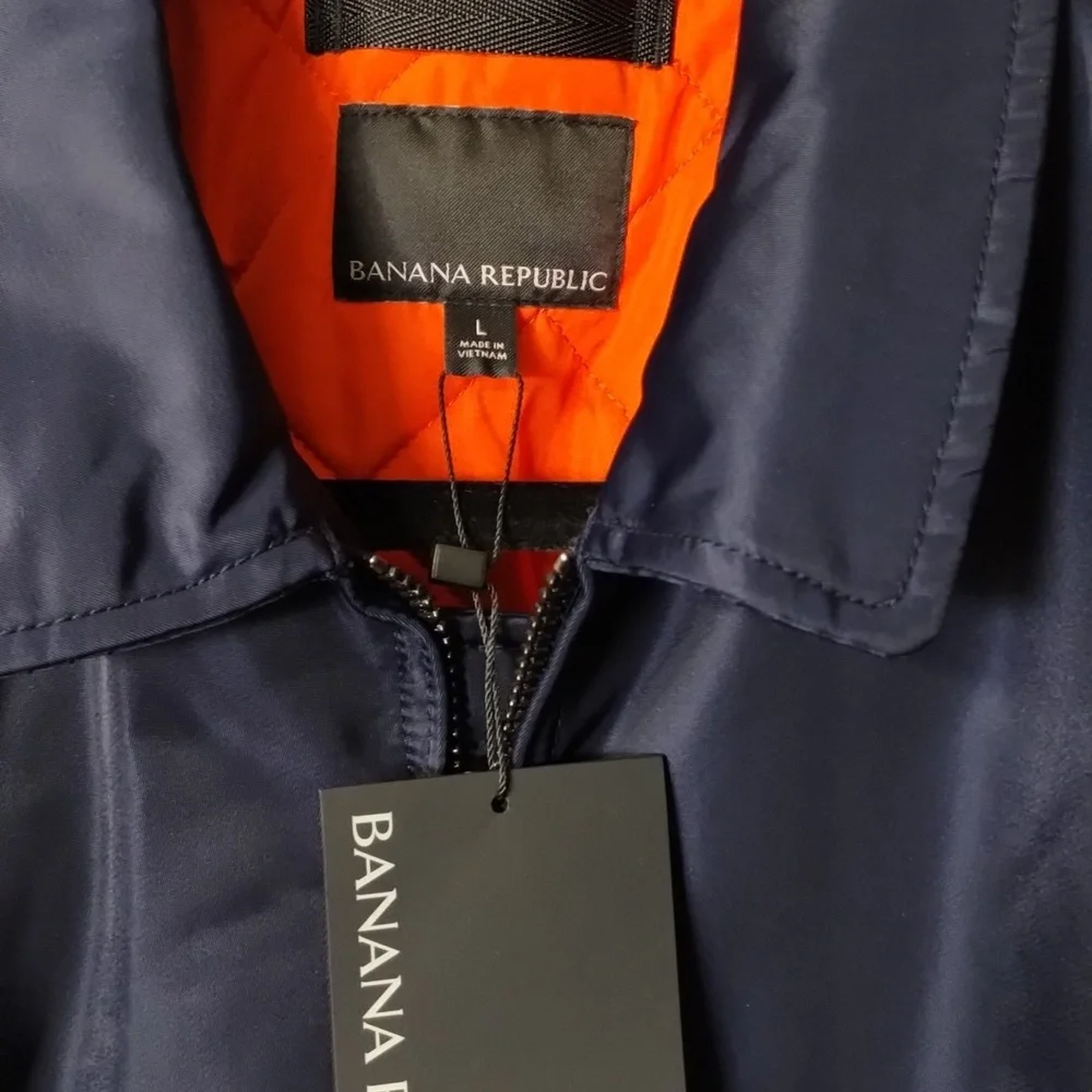 BANANA REPUBLIC INSULATED WATER RESISTANT BOMBER JACKET